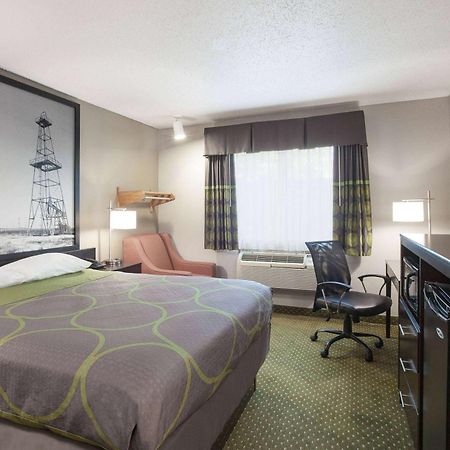 Super 8 By Wyndham Bedford Dfw Airport West Exterior foto