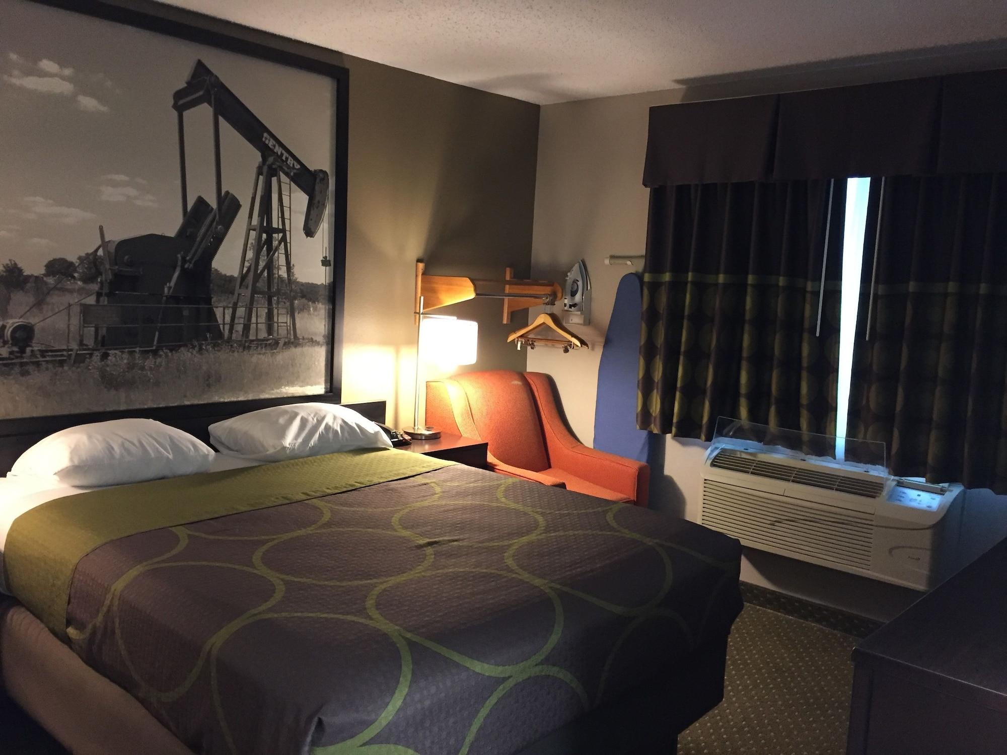 Super 8 By Wyndham Bedford Dfw Airport West Exterior foto