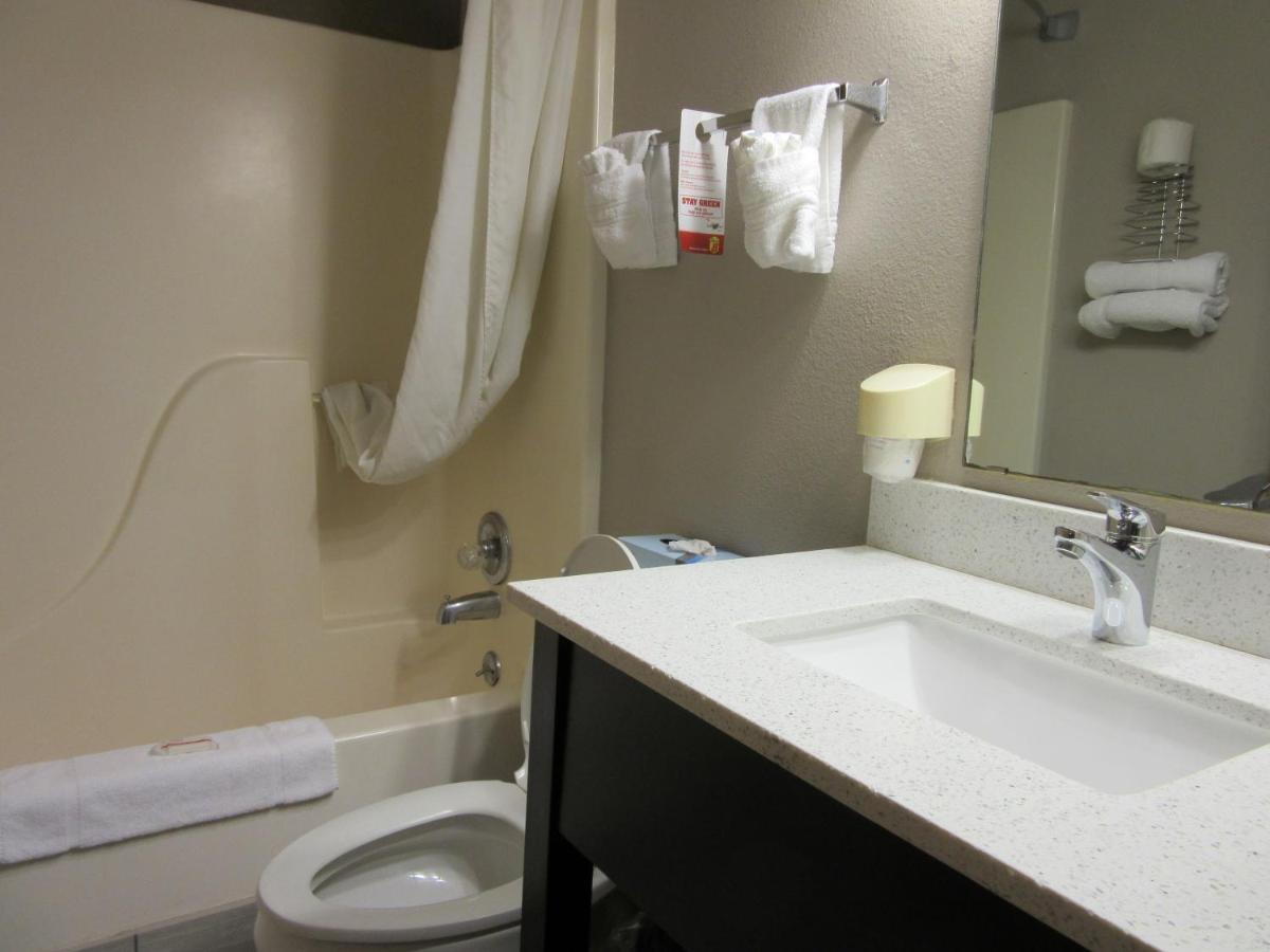 Super 8 By Wyndham Bedford Dfw Airport West Exterior foto