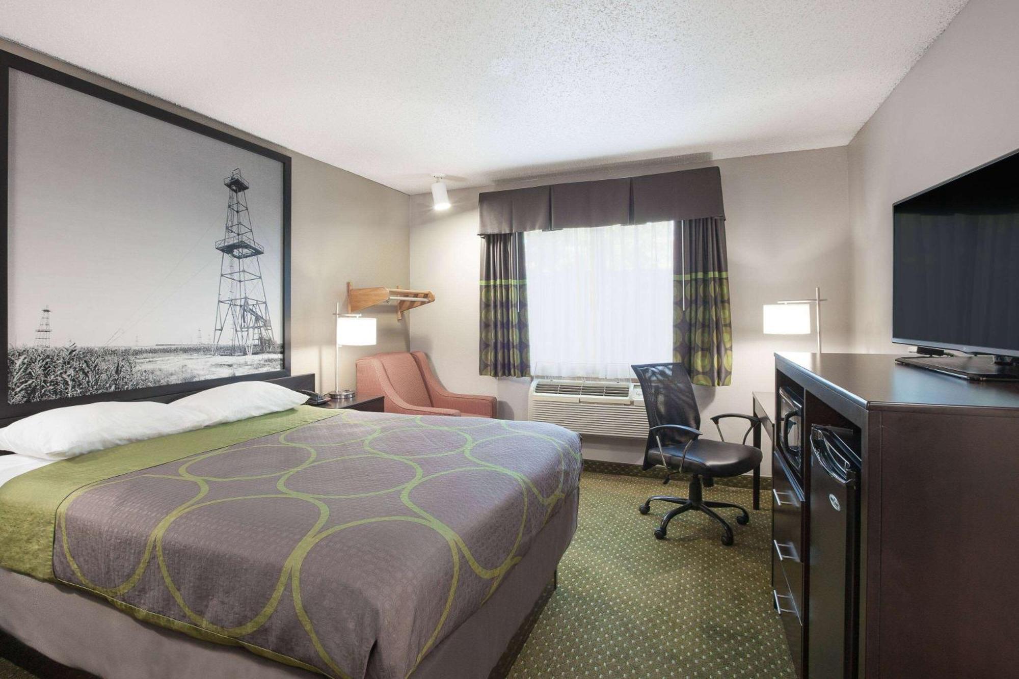 Super 8 By Wyndham Bedford Dfw Airport West Exterior foto