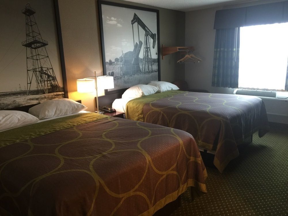 Super 8 By Wyndham Bedford Dfw Airport West Exterior foto