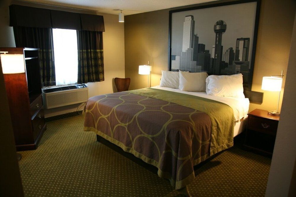 Super 8 By Wyndham Bedford Dfw Airport West Exterior foto