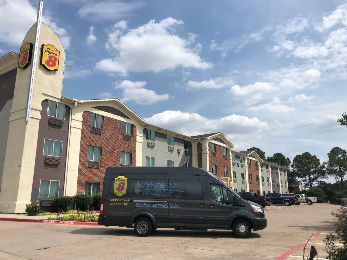 Super 8 By Wyndham Bedford Dfw Airport West Exterior foto